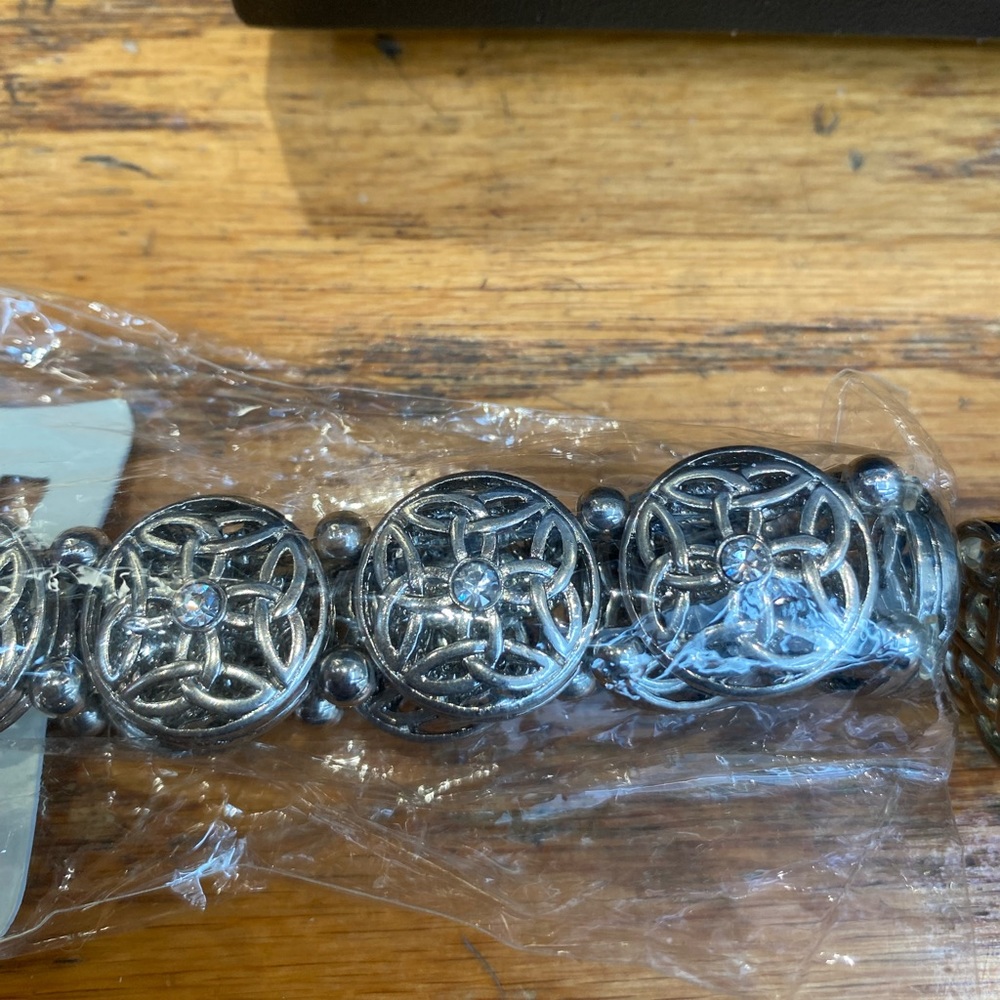 Celtic knot stretch bracelet with crystal